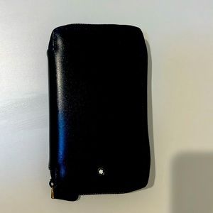 Montblanc Leather Case 4 pens.